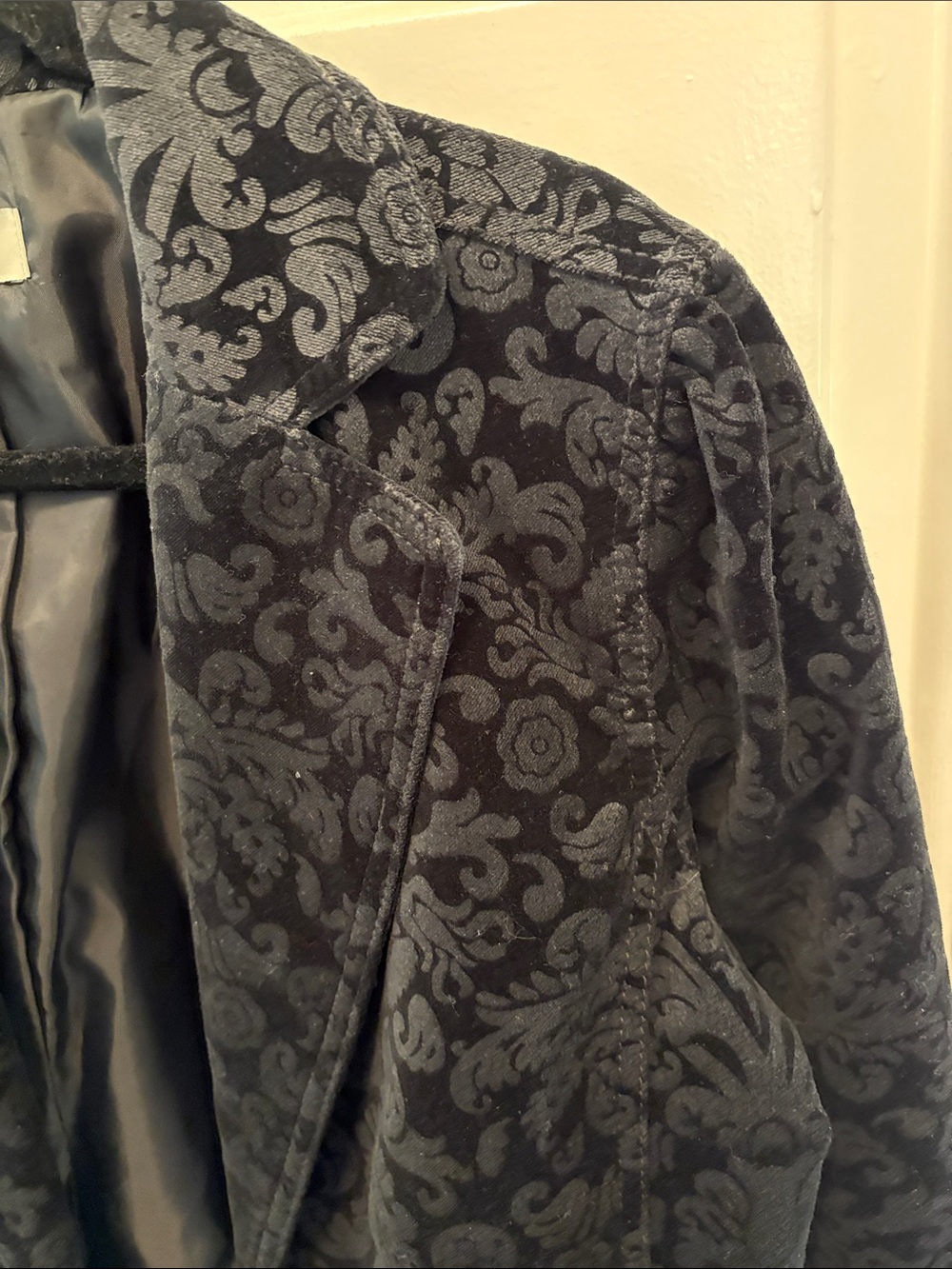 LOFT Black Patterned Velvet Blazer Jacket - Picture 7 of 11